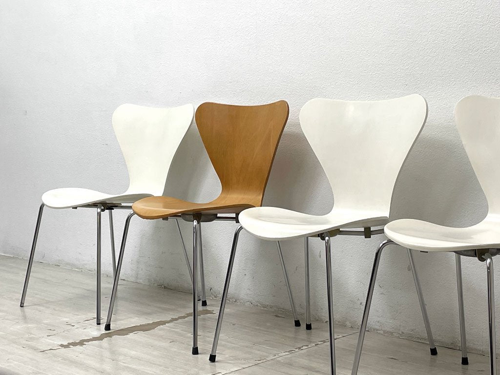 フリッツハンセン Fritz Hansen セブンチェア Seven Chair アルネ・ヤコブセン Arne Jacobsen ホワイトラッカー スタッキングチェア 北欧家具 A ●