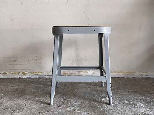 リオン LYON ファクトリー スツール FACTORY STOOL Sサイズ プレスウッドシート Dove gray パシフィックファニチャーサービス P.F.S取り扱い ■