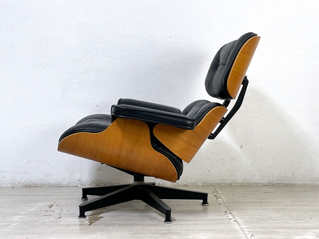 ハーマンミラー Herman Miller イームズラウンジチェア＆オットマン ブラックレザー ウォールナット C&Rイームズ ミッドセンチュリー ●