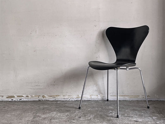 フリッツハンセン Fritz Hansen セブンチェア ブラックラッカー アルネ・ヤコブセン スタッキングチェア デンマーク 1997年製 D ■