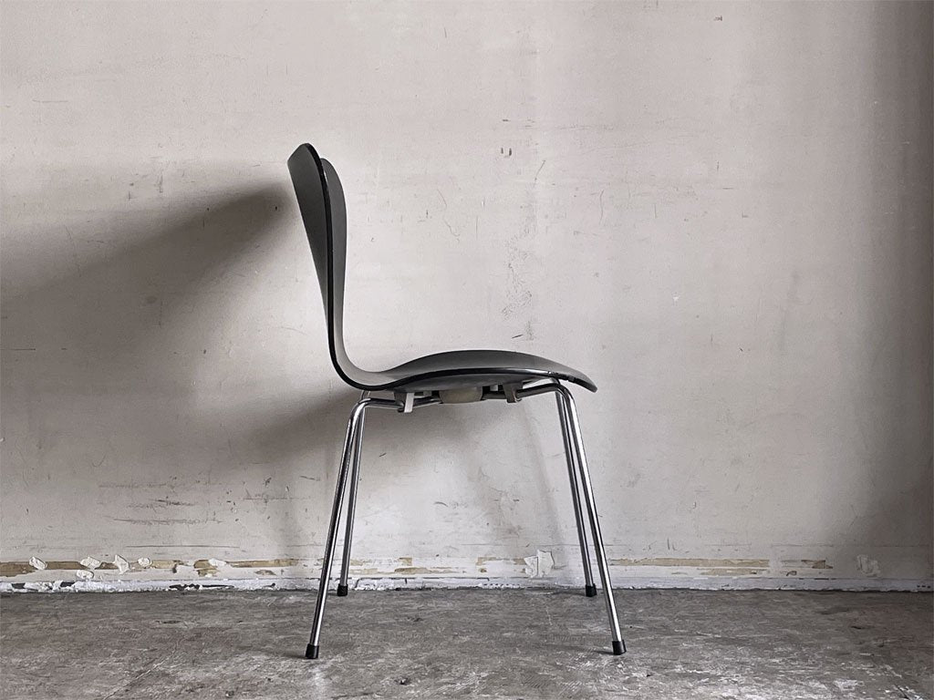 フリッツハンセン Fritz Hansen セブンチェア ブラックラッカー アルネ・ヤコブセン スタッキングチェア デンマーク 1997年製 D ■