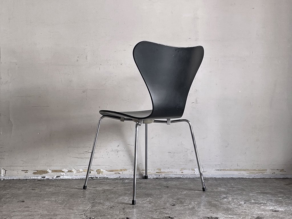 フリッツハンセン Fritz Hansen セブンチェア ブラックラッカー アルネ・ヤコブセン スタッキングチェア デンマーク 1997年製 D ■