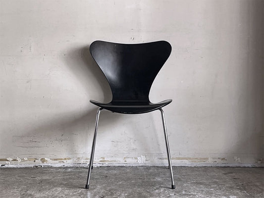 フリッツハンセン Fritz Hansen セブンチェア ブラックラッカー アルネ・ヤコブセン スタッキングチェア デンマーク 1997年製 C ■