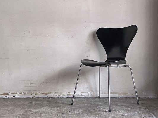 フリッツハンセン Fritz Hansen セブンチェア ブラックラッカー アルネ・ヤコブセン スタッキングチェア デンマーク 1997年製 B ■