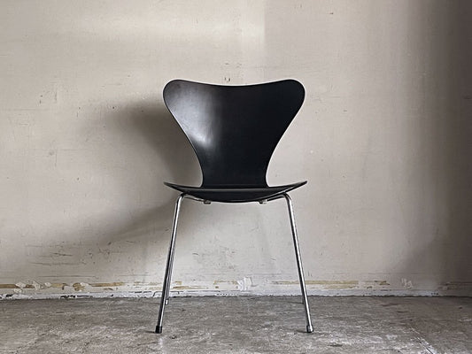 フリッツハンセン Fritz Hansen セブンチェア ブラックラッカー アルネ・ヤコブセン スタッキングチェア デンマーク 1997年製 A ■