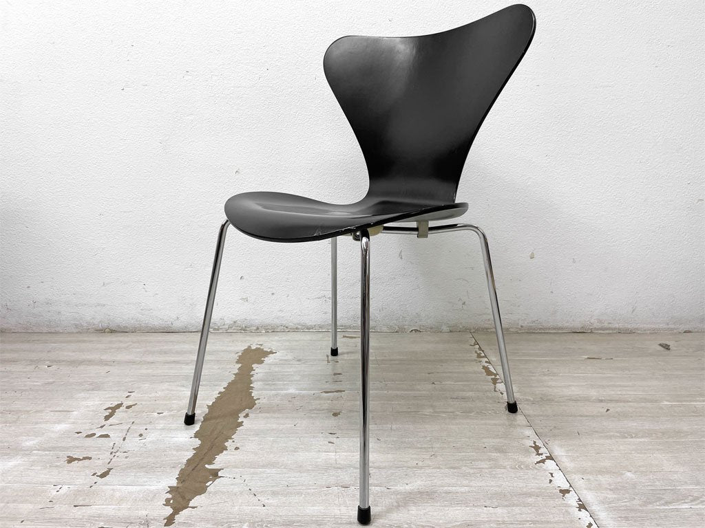 フリッツハンセン Fritz Hansen セブンチェア ブラックラッカー アルネ・ヤコブセン Arne Jacobsen スタッキングチェア デンマーク 北欧家具 B ●