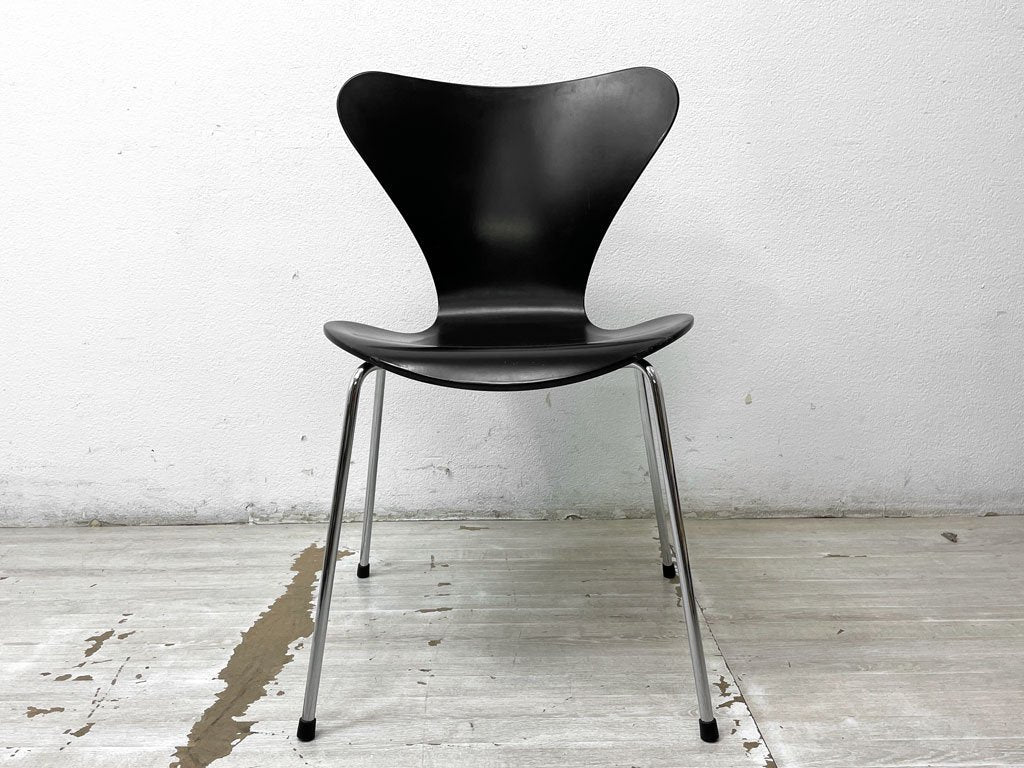 フリッツハンセン Fritz Hansen セブンチェア ブラックラッカー アルネ・ヤコブセン Arne Jacobsen スタッキングチェア デンマーク 北欧家具 A ●