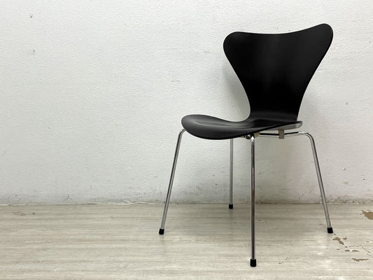 フリッツハンセン Fritz Hansen セブンチェア ブラックラッカー アルネ・ヤコブセン Arne Jacobsen スタッキングチェア デンマーク 北欧家具 H ●