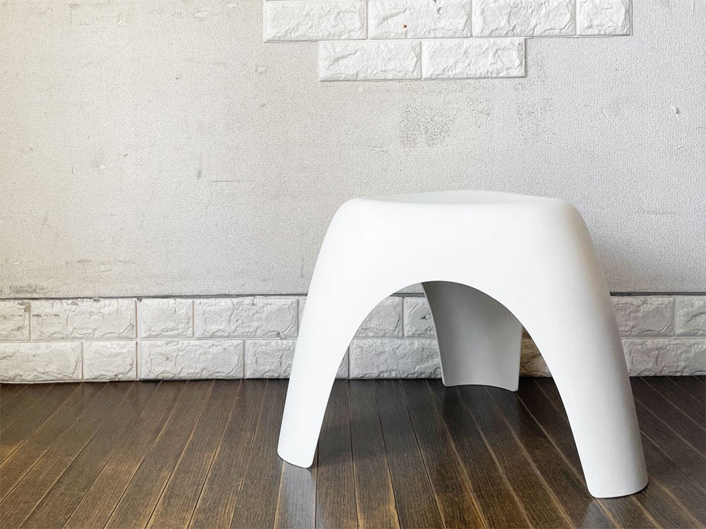 ヴィトラ Vitra エレファントスツール Elephant Stool クリーム ポリプロピレン 柳宗理 ミッドセンチュリーモダン MoMA 永久収蔵品 定価￥17,600- ◎