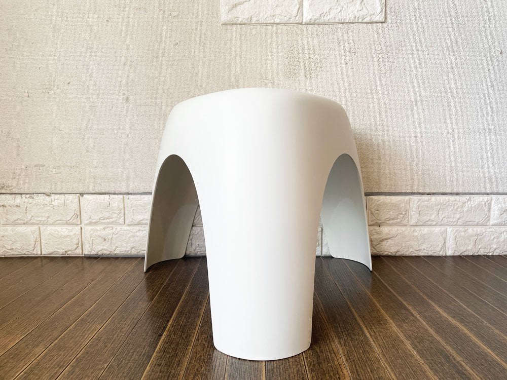 ヴィトラ Vitra エレファントスツール Elephant Stool クリーム ポリプロピレン 柳宗理 ミッドセンチュリーモダン MoMA 永久収蔵品 定価￥17,600- ◎