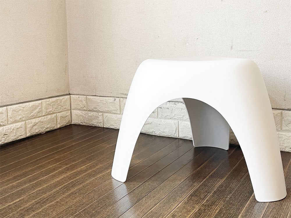 ヴィトラ Vitra エレファントスツール Elephant Stool クリーム ポリプロピレン 柳宗理 ミッドセンチュリーモダン MoMA 永久収蔵品 定価￥17,600- ◎