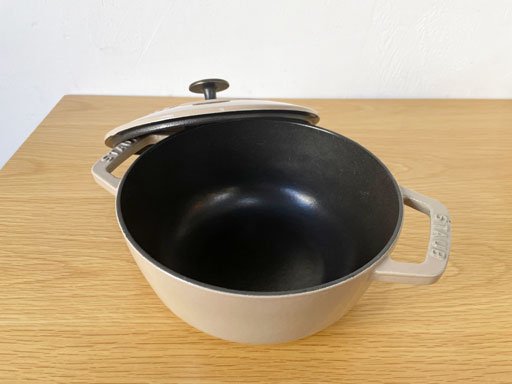 ストウブ staub ワナベ Wa-NABE Mサイズ リネン キャセロール 両手鍋 IH対応 フランス製 箱付き 美品 ★