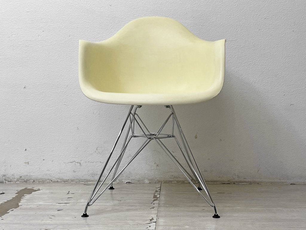 ヴィトラ vitra アームシェルチェア エッフェルベース ポリプロピレン DAR C&Rイームズ ミッドセンチュリー ホワイト ●