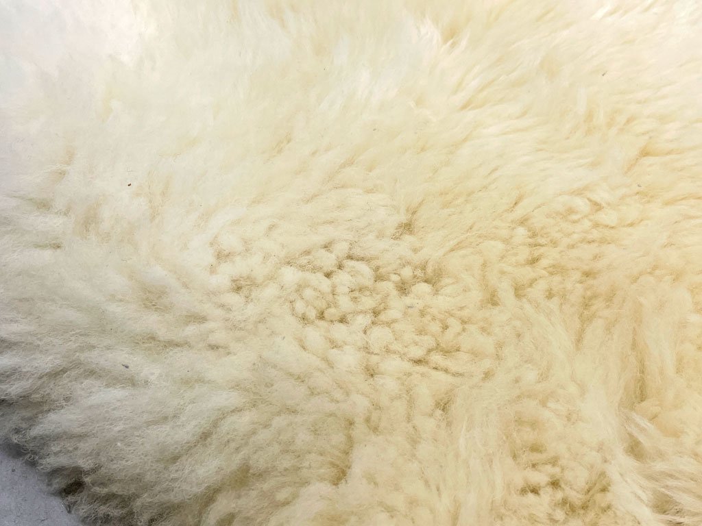 ボーロン BOWRON ムートンラグ 四枚接ぎシープスキン ラムスキン 羊毛皮 本革 クリーニング済 北欧カウラグ ニュージーランド〓