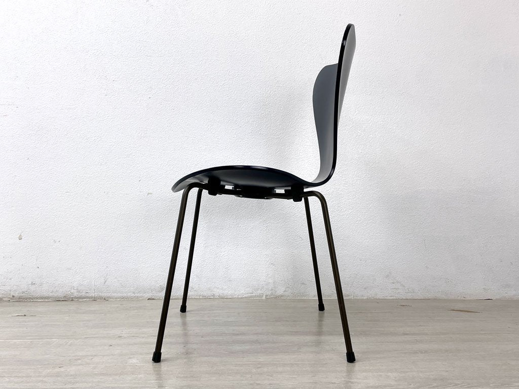 フリッツハンセン Fritz Hansen セブンチェア ダイニングチェア スタッキング 60周年モデル ダークブルー アルネ・ヤコブセン Arne Jacobsen デンマーク 北欧家具 B ●