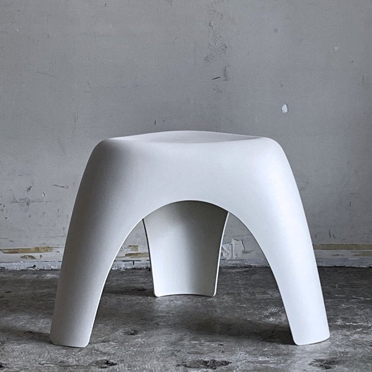 ヴィトラ Vitra エレファントスツール Elephant Stool ポリプロピレン製 ホワイト 柳宗理 ミッドセンチュリー MoMA 永久収蔵品 ■