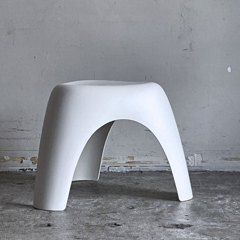 ヴィトラ Vitra エレファントスツール Elephant Stool ポリプロピレン製 ホワイト 柳宗理 ミッドセンチュリー MoMA 永久収蔵品 ■