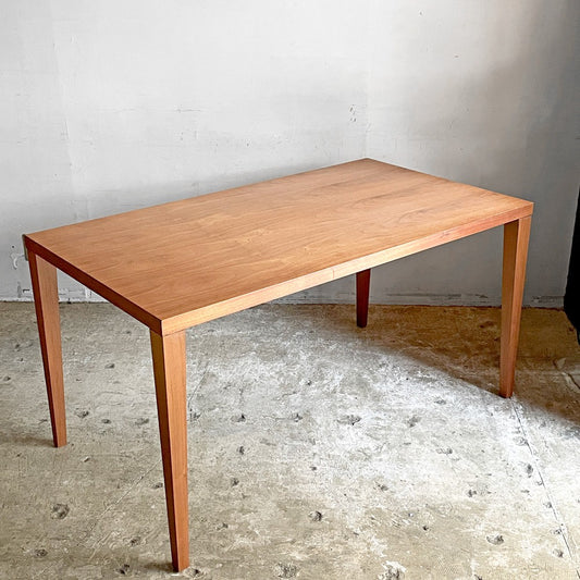 アクタス ACTUS エフビー FB ダイニングテーブル ウォールナット材 テーパーレッグ W135cm ナチュラルモダンデザイン ■