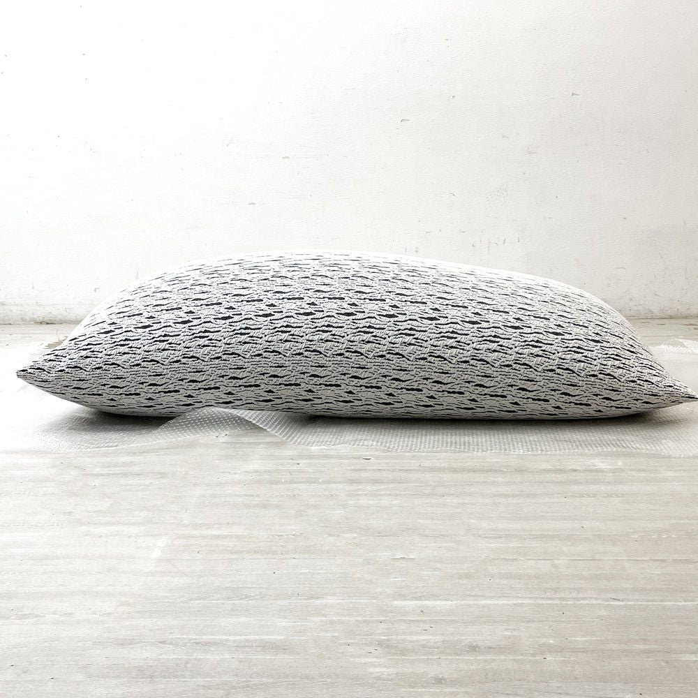 ヨギボー Yogibo ラックスマックスプレミアム Luxe Max Premium ビーズクッション ソファ ライトグレー light gray 定価：￥63,800- ●