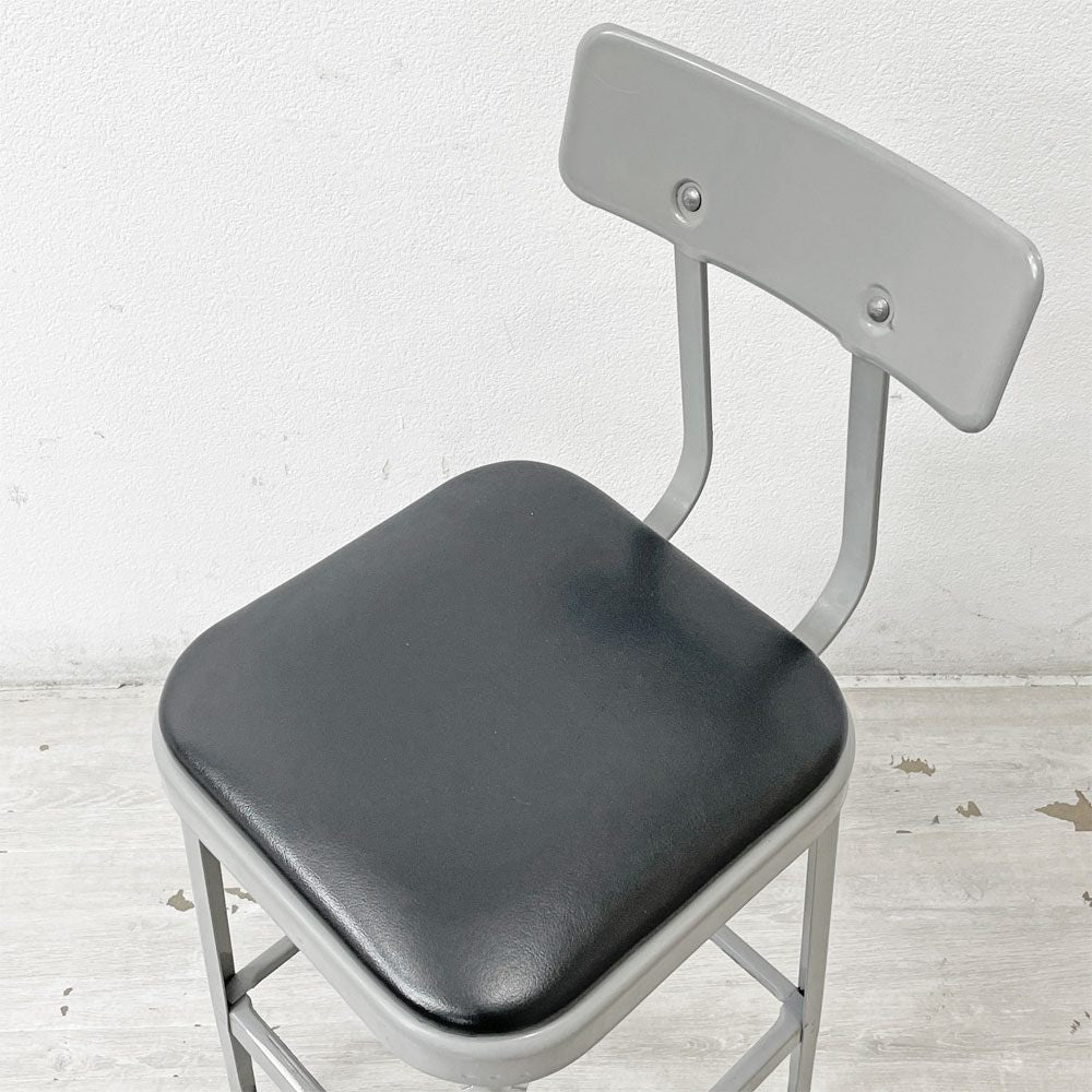 リオン LYON ファクトリー チェア FACTORY CHAIR カウンターチェア グレー バックレスト クッション PVCレザー 座面高69cm パシフィックファニチャーサービス P.F.S取り扱い E ●