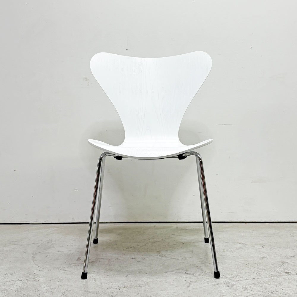 フリッツハンセン Fritz Hansen 3107 セブンチェア カラードアッシュ ホワイト スタッキング アルネ・ヤコブセン デンマーク 北欧家具 ●