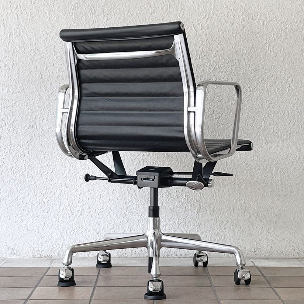 ハーマンミラー Herman Miller イームズアルミナムグループチェア マネージメントチェア アルミバフベース ガス圧昇降仕様 5本脚 キャスタータイプ 本革 イームズ ◇
