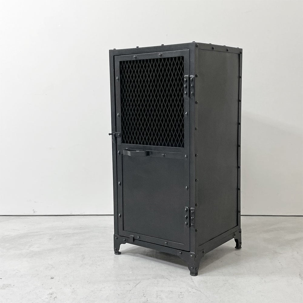 アナザーライフ Another Life アイアンサイドキャビネット IRON SIDE CABINET シェルフ 2段 1ドア ブラック インダストリアル 工業系 定価￥52,800- ●