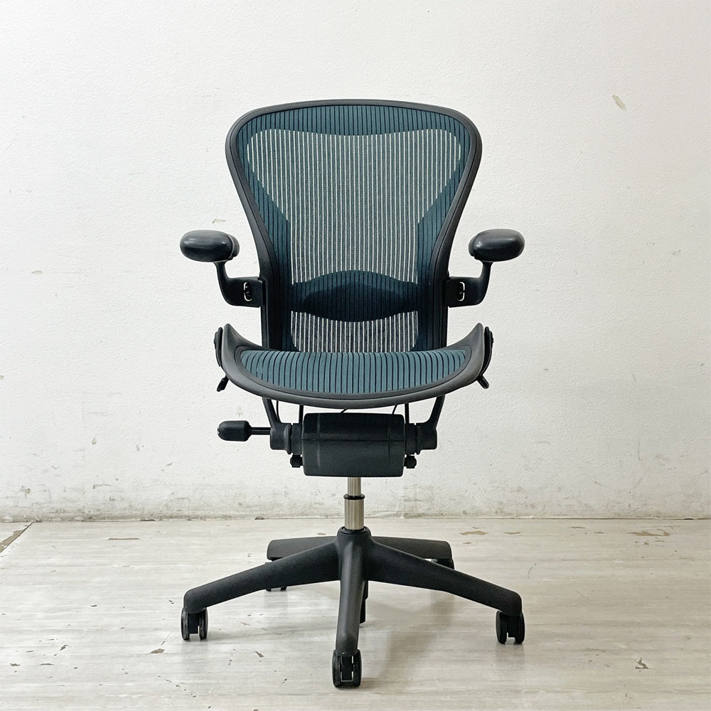 ハーマンミラー Herman Miller アーロンチェア Bサイズ ランバーサポート フル装備 グラファイトベース グリーン系 ビル・スタンフ ＆ ドン・チャドウィック 現状品 ●