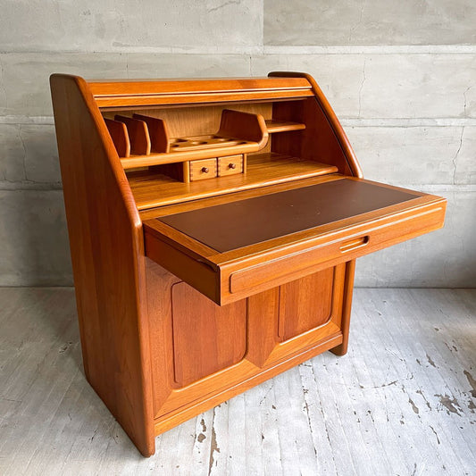 ランゲスコフ・モベルファブリック Langeskov Møbelfabrik A/S ライティングビューロー キャビネットデスク ロールトップ 蛇腹扉 チーク無垢材 デンマークビンテージ 北欧家具 ♪