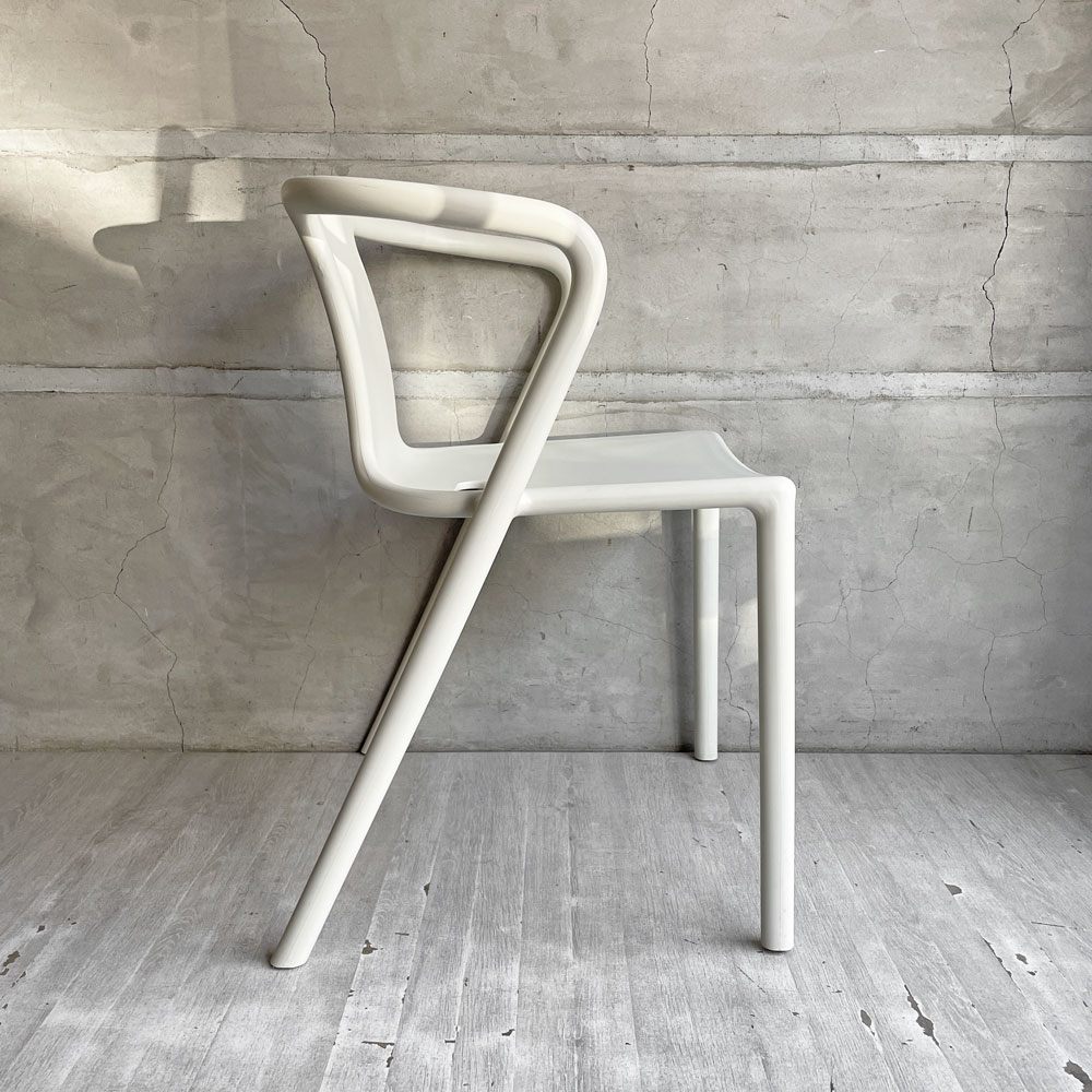 マジス MAGIS エアアームチェア AIR-ARM CHAIR ダイニングチェア ホワイト ジャスパー・モリソン Jasper Morrison スタッキング イタリア 定価￥34,100- ♪