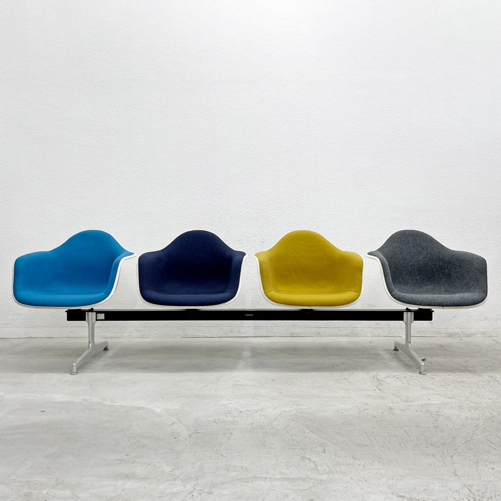ハーマンミラー Herman Miller ビンテージ エアポートベンチ タンデムシート 4連 アームシェル 2nd ファブリック 新品張替え済 イームズ 希少 B 〓