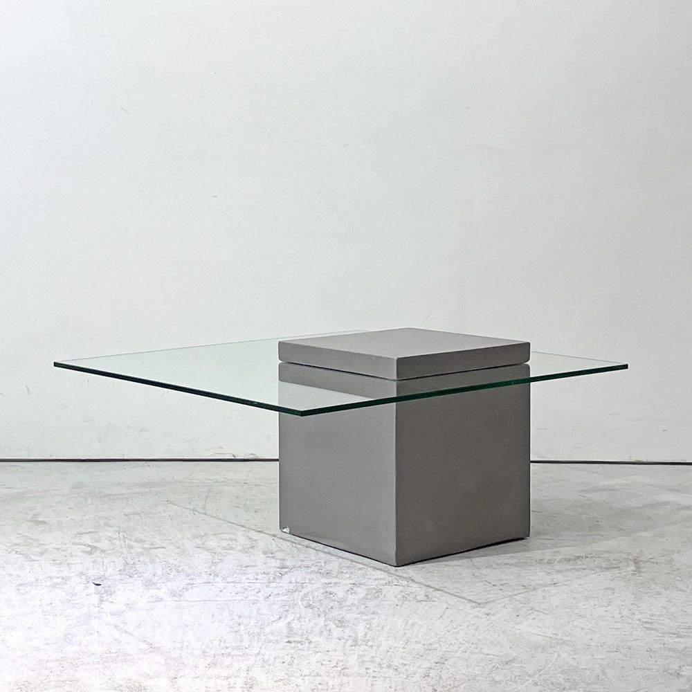 モーダエンカーサ moda en casa フライングテーブル FLYING TABLE コンクリートベース ガラス ローテーブル 定価 ￥74,800- ●