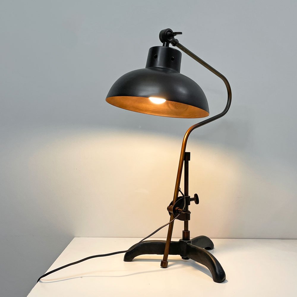 デカール DECAL テーブルランプ スタンドライト テーブルランプ スチール ブラス アンティーク ダークブロンズ仕上げ インダストリアルデザイン ●