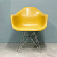 ハーマンミラー Herman Miller アームシェルチェア セカンド 2nd FRP エッフェルベース マスタードカラー ヨーロッパ仕様 イームズ ◎