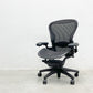 ハーマンミラー Herman Miller アーロンチェア Bサイズ ランバーサポート フル装備 グラファイトベース ビル・スタンフ ＆ ドン・チャドウィック 〓