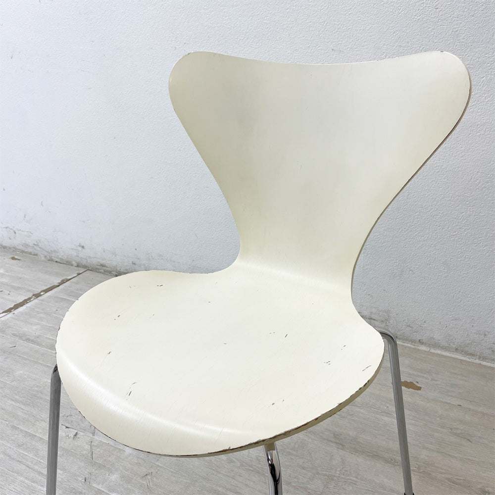 フリッツハンセン Fritz Hansen セブンチェア ホワイト ラッカー仕上げ アルネ・ヤコブセン スタッキングチェア 北欧 デンマーク B ●