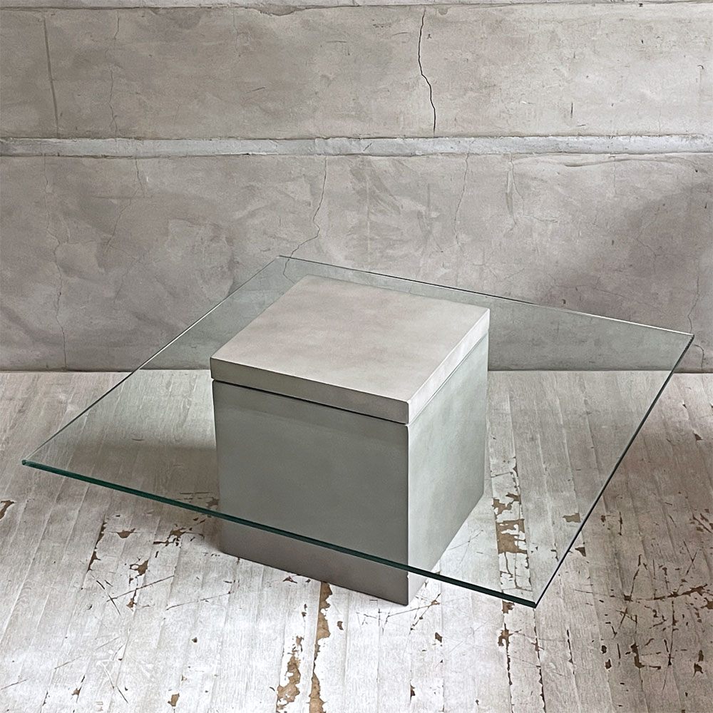 モーダエンカーサ moda en casa フライングテーブル FLYING TABLE コンクリートベース ガラス ローテーブル 定価 ￥75,900- ♪