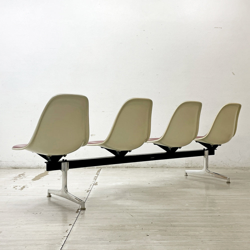 ハーマンミラー Herman Miller ビンテージ エアポートベンチ タンデムシート 4連 サイドシェル 3rd PVCレザー イームズ 希少 ●