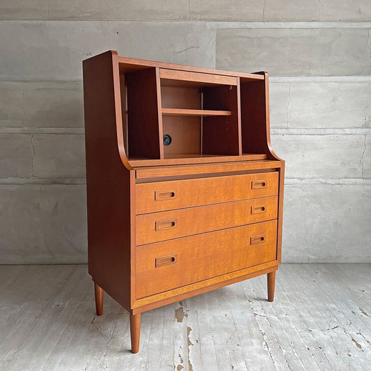 カリモク60+ ロクマルプラス karimoku ライティングチェスト ビューロー ミラー付 オーク材 レトロモダン ミッドセンチュリー 定価￥174,900-♪