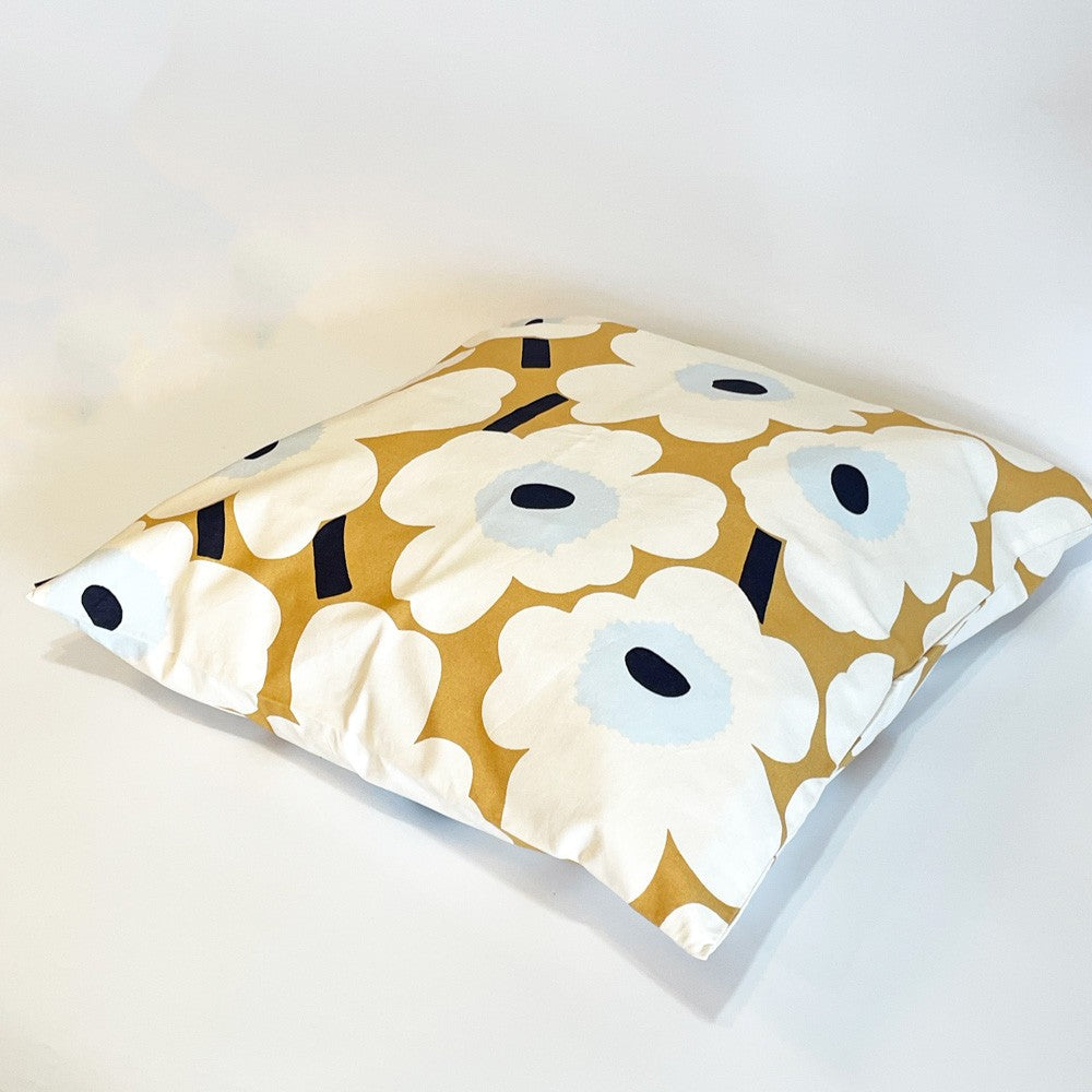 マリメッコ Marimekko ピエニウニッコ Pieni Unikko クッションカバー ベージュべース オフホワイト マイヤ・イソラ 廃番カラー 50×50cm 北欧 ■