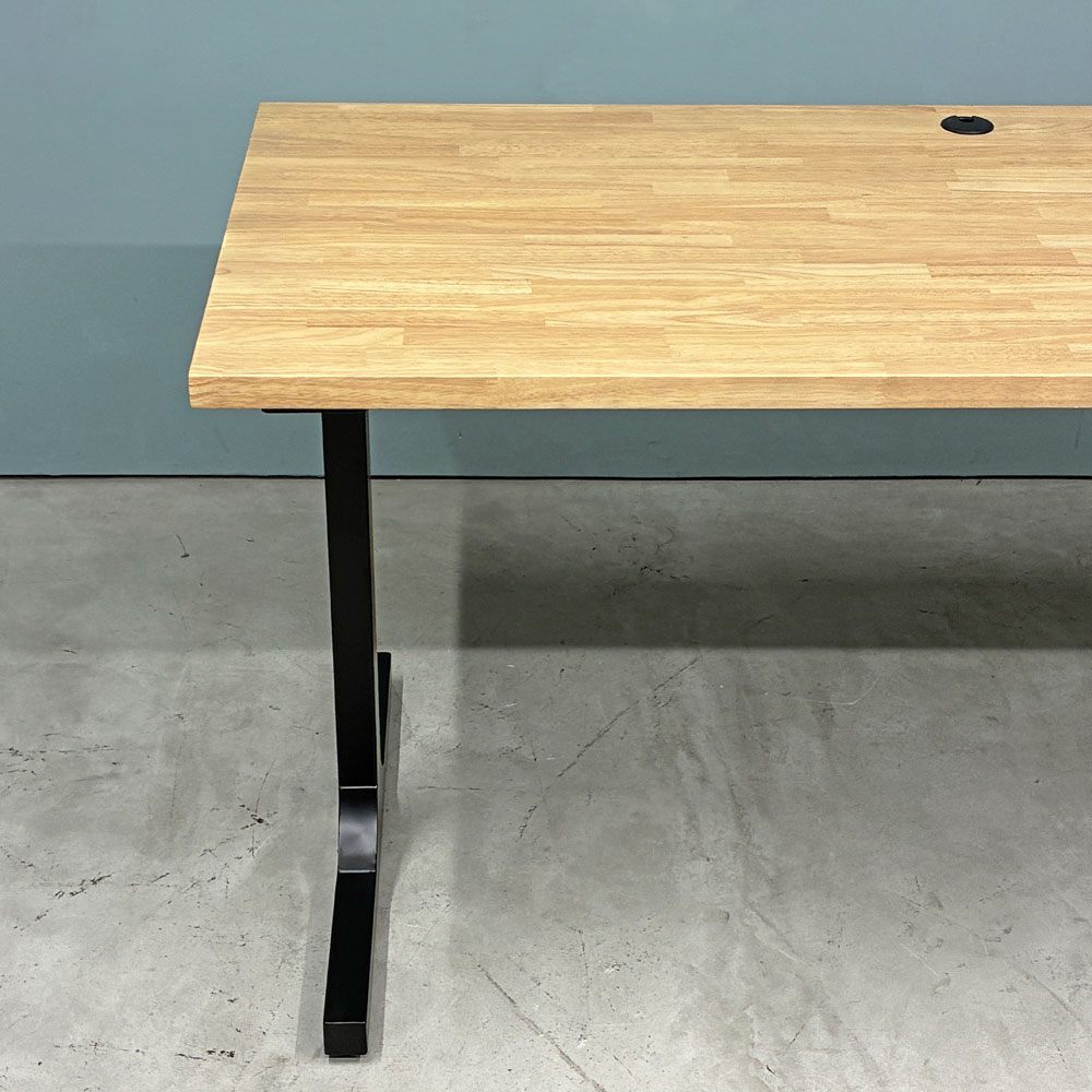 かなでもの KANADEMONO ザ・テーブル THE TABLE デスク W140xD62cm ラバーウッド Iライン脚 配線孔付き ◎