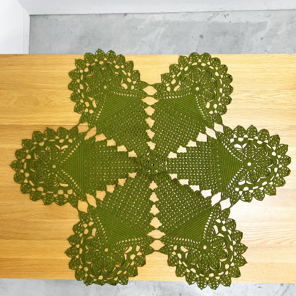レース編み ドイリー テーブルマット 雪結晶 大判 94×90cm ●