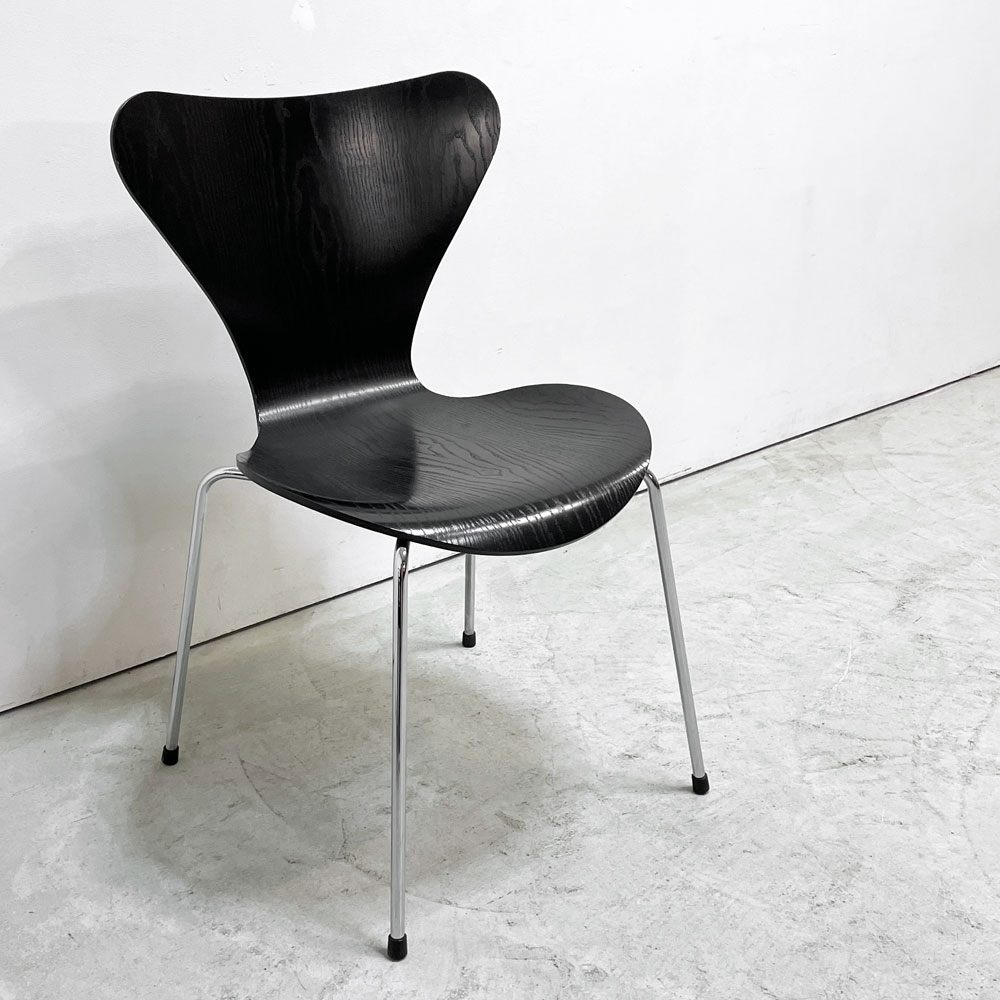 フリッツハンセン Fritz Hansen セブンチェア ダイニングチェア カラードアッシュ ブラック アルネ・ヤコブセン 北欧 デンマーク 定価￥76,780- A ●