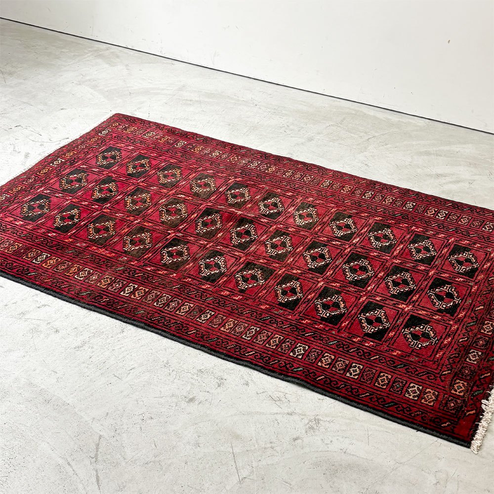 ビンテージ Vintage ビンテージラグ トライバルラグ レッド系 185×110cm メムリングギュル文様 幾何学模様 イラン トルクメニスタン バルーチ族 ●