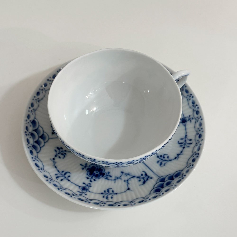 ロイヤルコペンハーゲン ROYAL COPENHAGEN ブルーフルーテッド ハーフレース ティーカップ＆ソーサー 北欧食器 Ｃ ◎