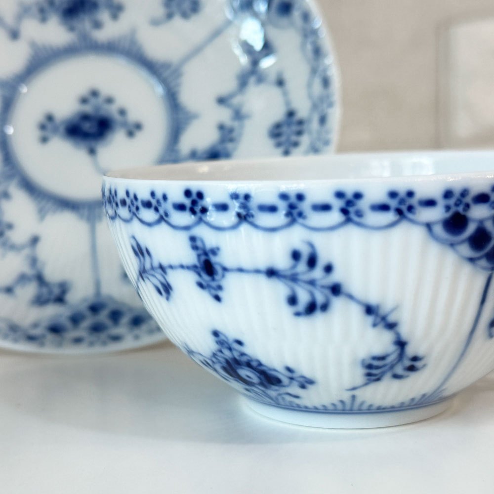 ロイヤルコペンハーゲン ROYAL COPENHAGEN ブルーフルーテッド ハーフレース ティーカップ&ソーサー 北欧食器 I ◎