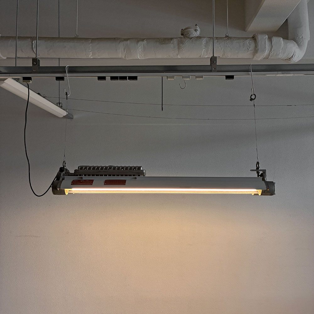 AZZ Inc. リグ・ア・ライト Rig-A-Lite リニアライト LED Linear Light XP-425-2L チューブランプ 防爆型照明 2灯式 W135cm 要電気工事 〓