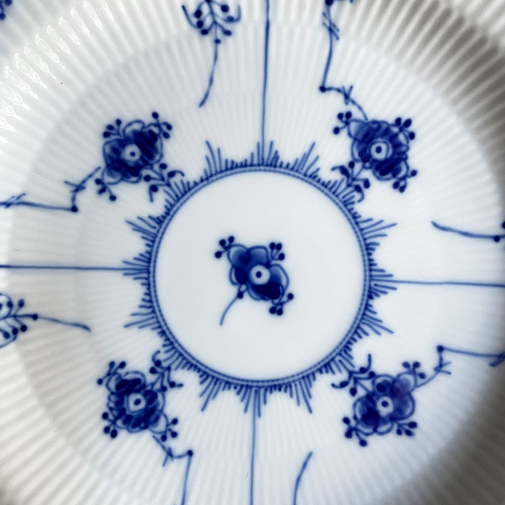 ロイヤルコペンハーゲン ROYAL COPENHAGEN ブルーフルーテッド ハーフレース ディーププレート 25.5cm 深皿 丸皿 陶器 北欧食器 廃番 美品 F ♪