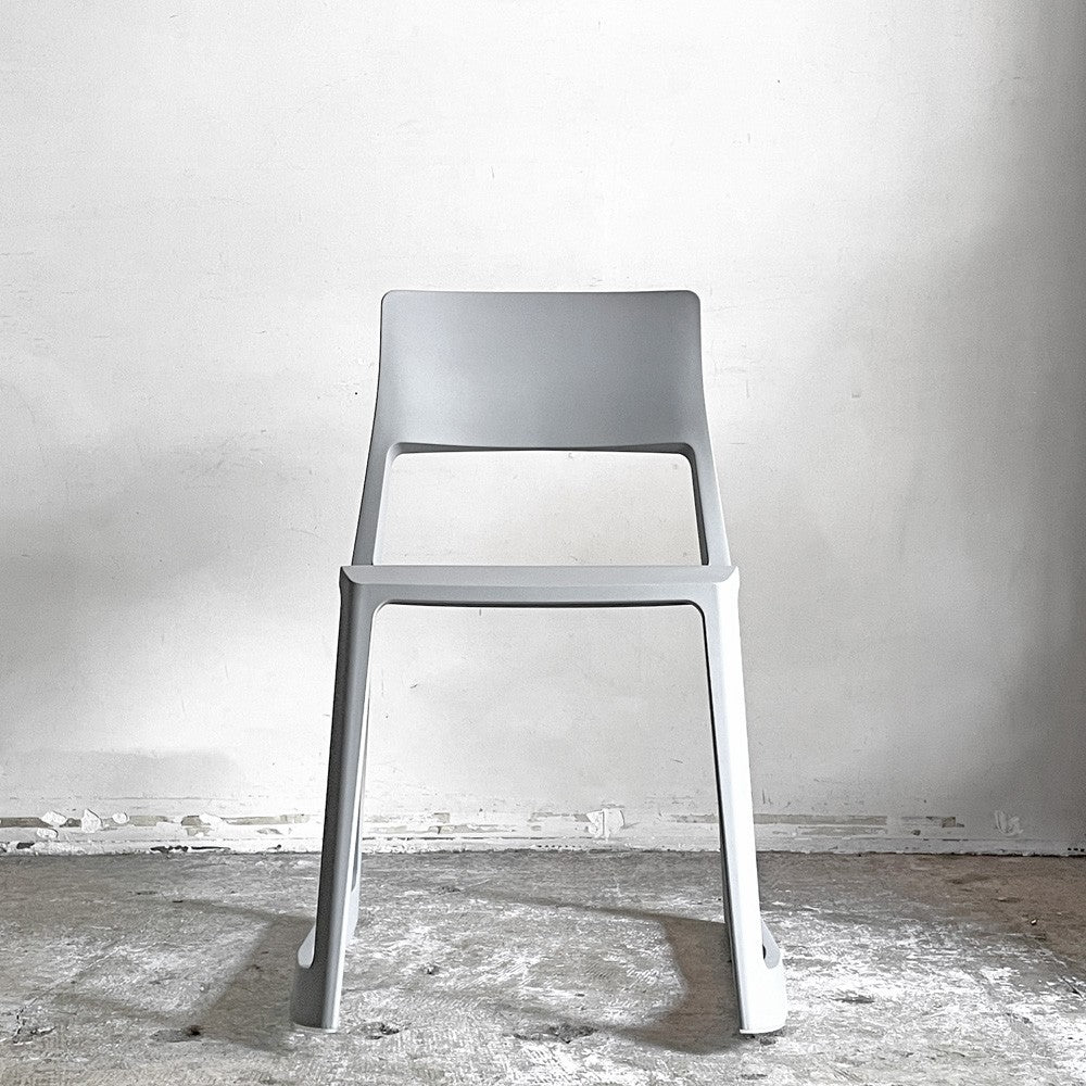 ヴィトラ Vitra ティプトン Tipton チェア スタッキングチェア チルト機能 ロッキングチェア バサルト C ■