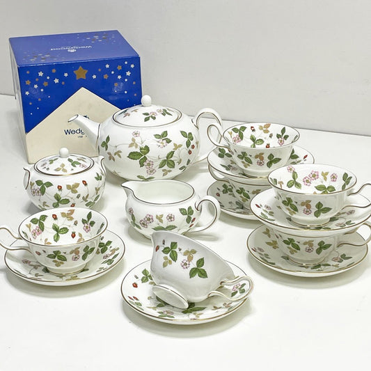 ウェッジウッド WEDGWOOD ワイルドストロベリー Wild Strawberry アフタヌーンティーセット Afternoon Tea Set カップ&ソーサー 6客 クリーマー シュガーポット ティーポット 計9点 英国食器 ●